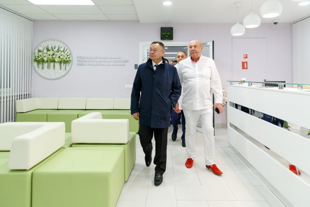 Ирек Файзуллин осмотрел ход строительства отделений НМИЦ имени академика В.И.Кулакова