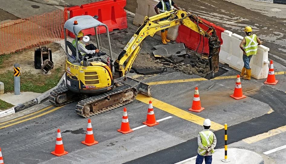 «Автобан» приступил к укладке вернего слоя покрытия на ЦКАД-4