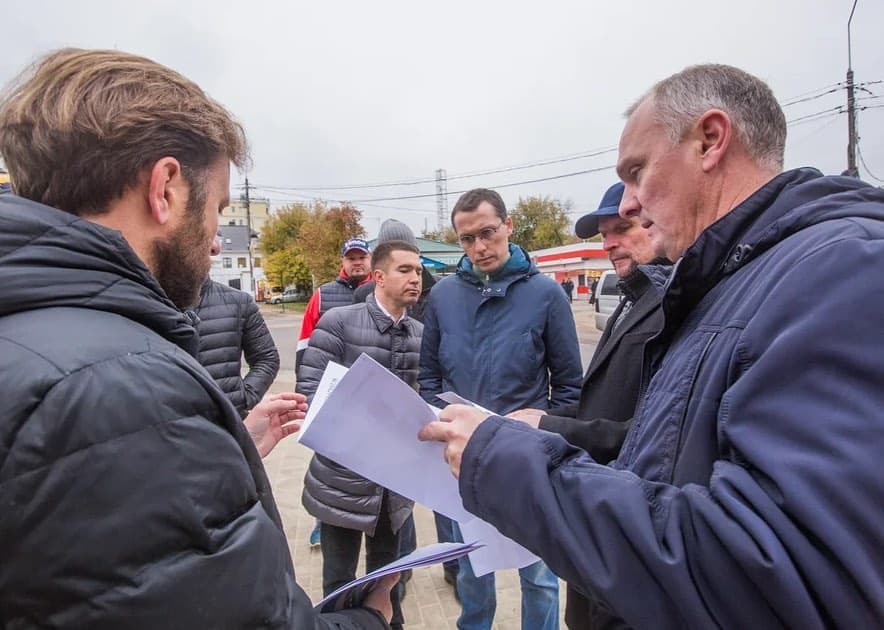 Михаил Хайкин проверил ход работ по благоустройству Звенигорода