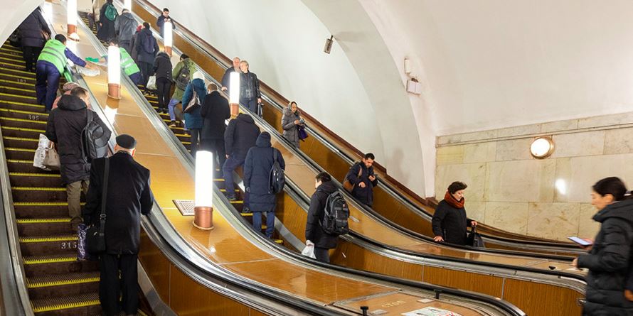 Станции метро «Смоленская» вернут историческую систему освещения