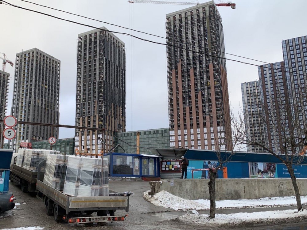 За год площадь строящихся апартаментов Петербурга снизилась почти на 3 квадратных метра