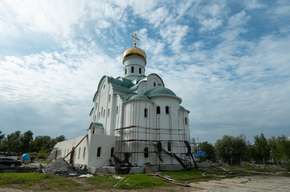 На Борисовских прудах продолжается строительство храма в честь Чуда Архангела Михаила в Хонех