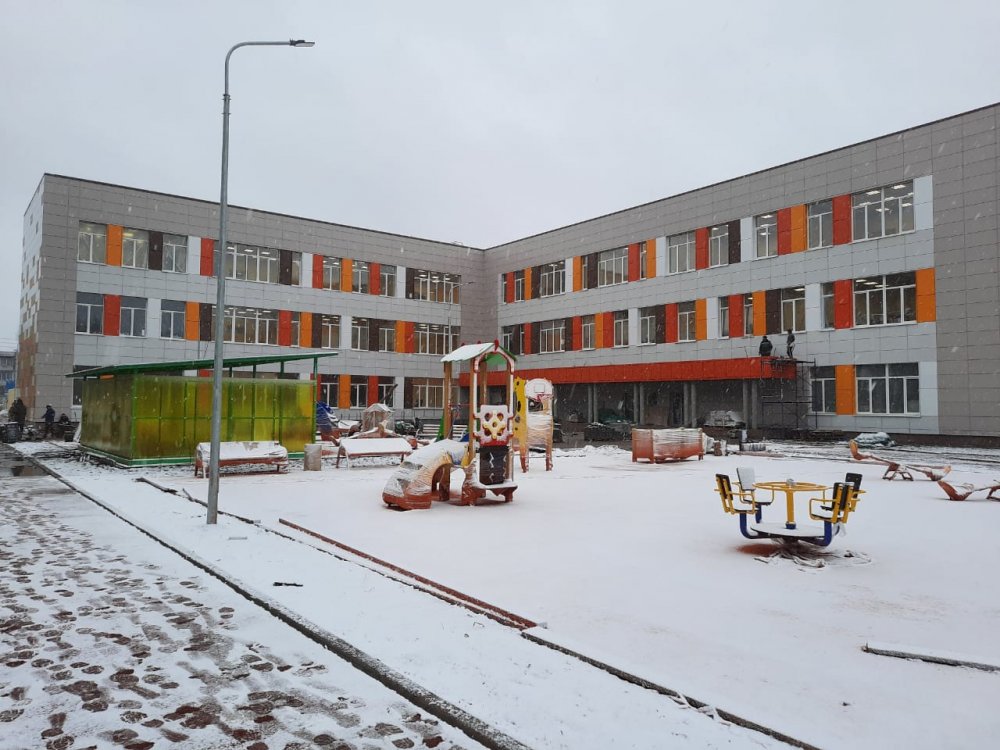 Строительство школы в поселке Газопроводск завершено на 90%